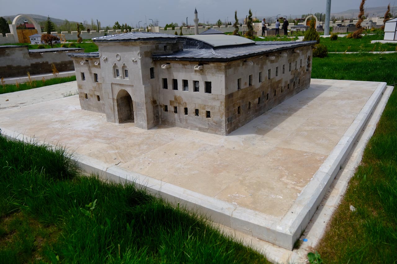 Behram Paşa Hanı