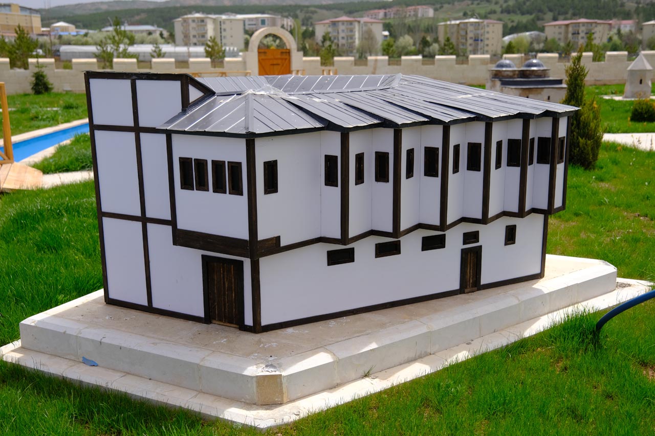 Çorapçı Hanı